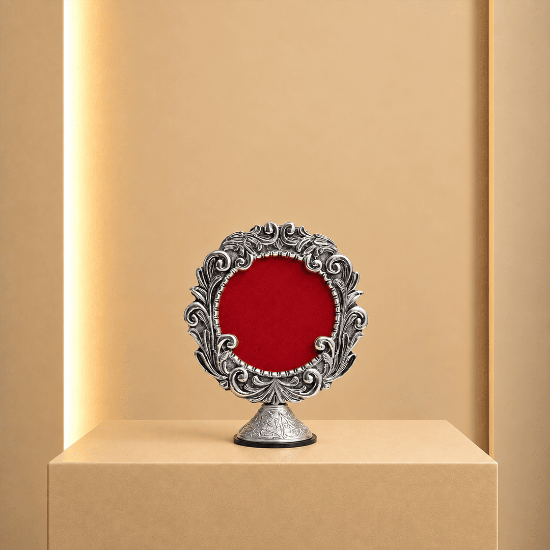 The Silver Round Heritage Frame